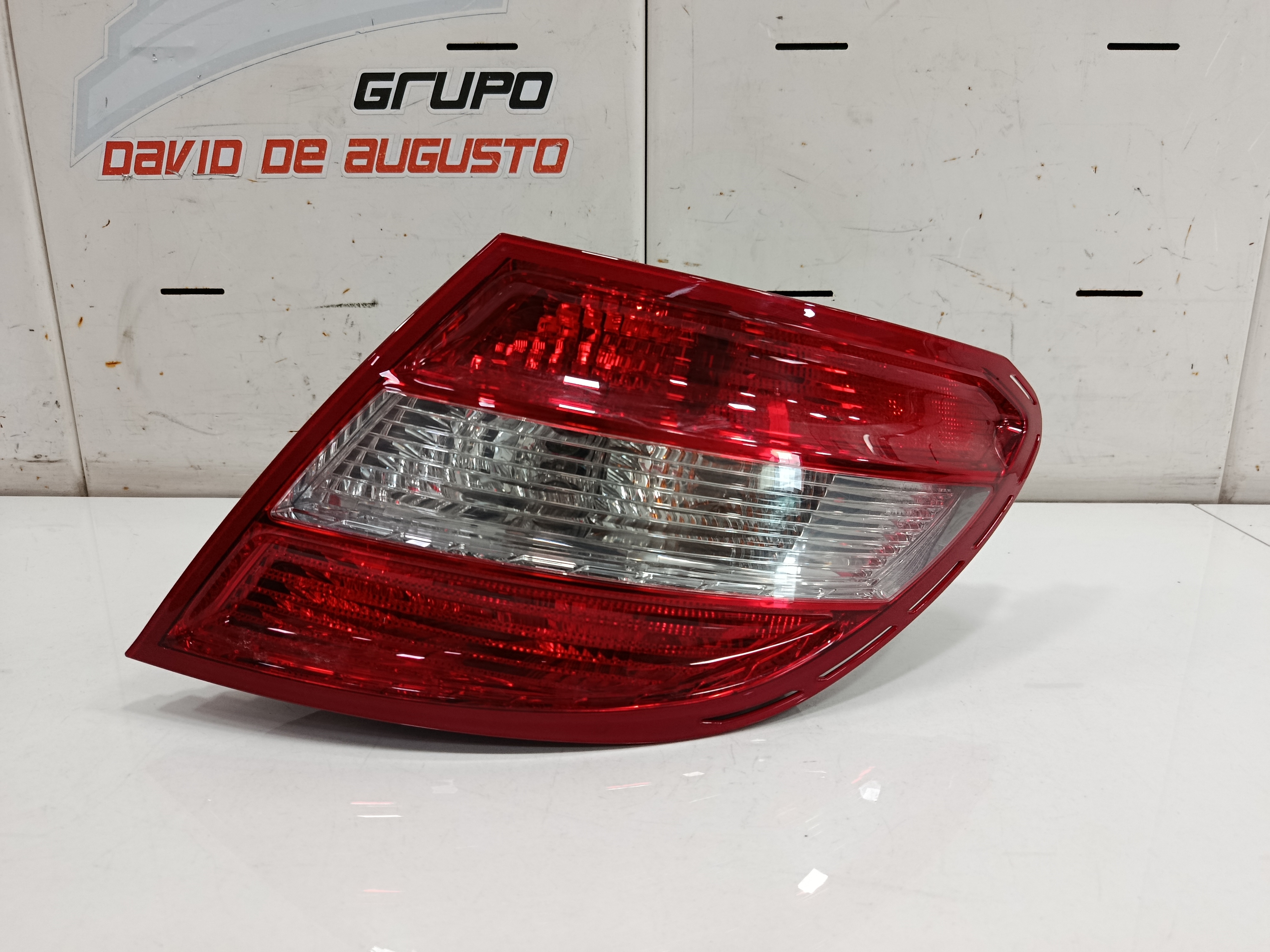 PILOTO TRASERO DERECHO MERCEDES CLASE C (W204) BERLINA 2.1 CDI CAT