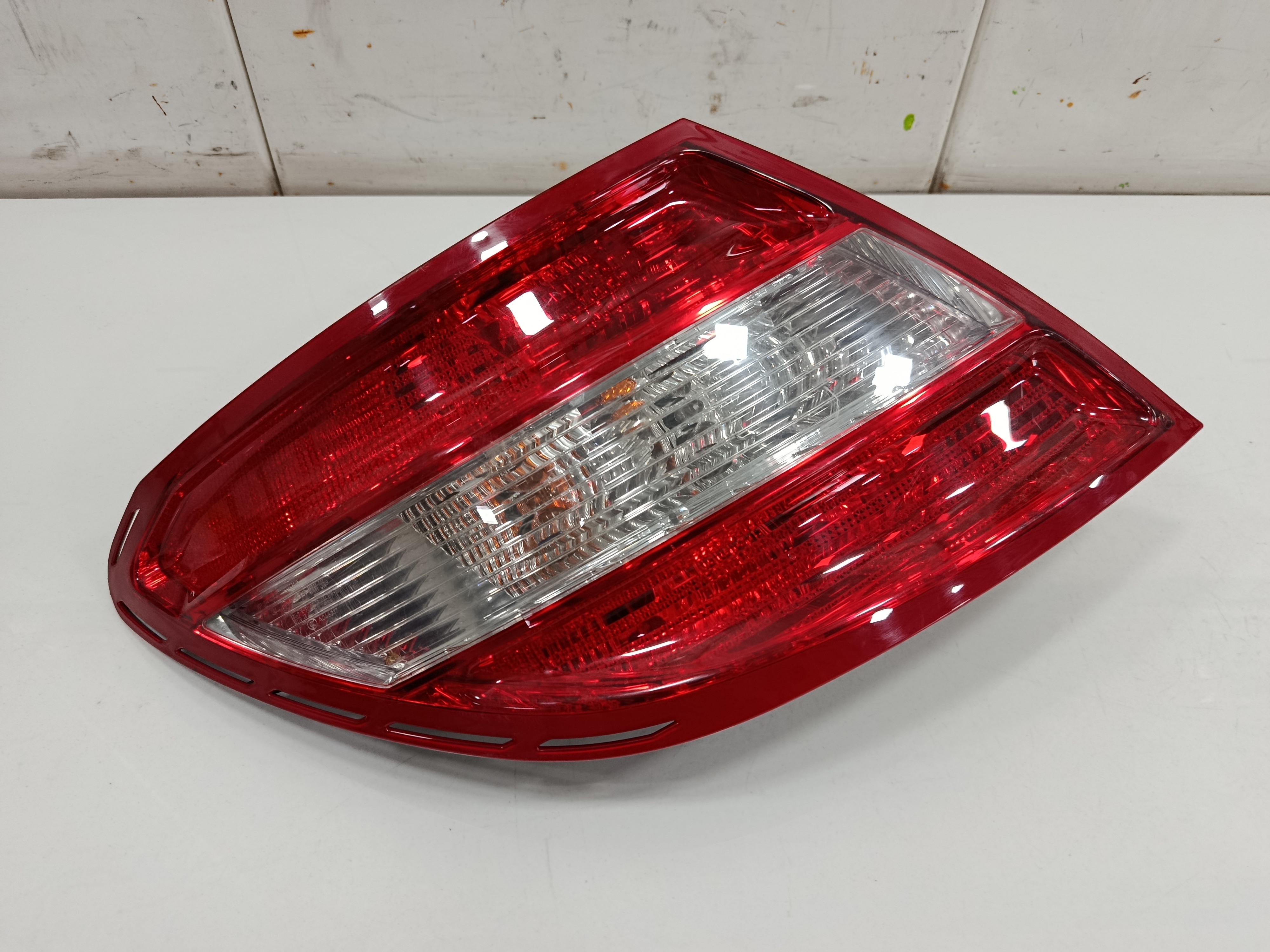 PILOTO TRASERO IZQUIERDO MERCEDES CLASE C (W204) BERLINA 2.1 CDI CAT