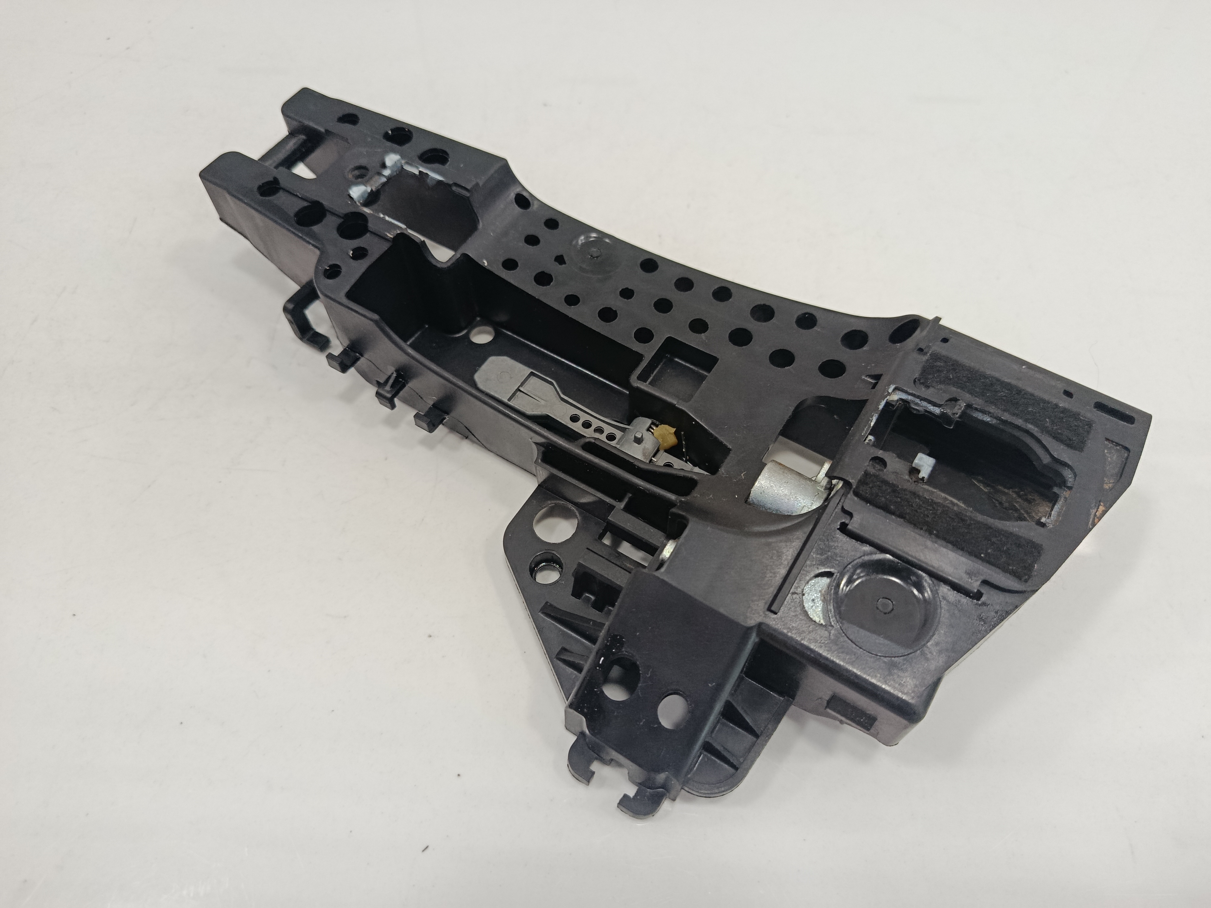 SOPORTE MANETA EXTERIOR PUERTA TRASERA IZQUIERDA AUDI Q3 (8U) 2.0 TDI (103kW) Advance