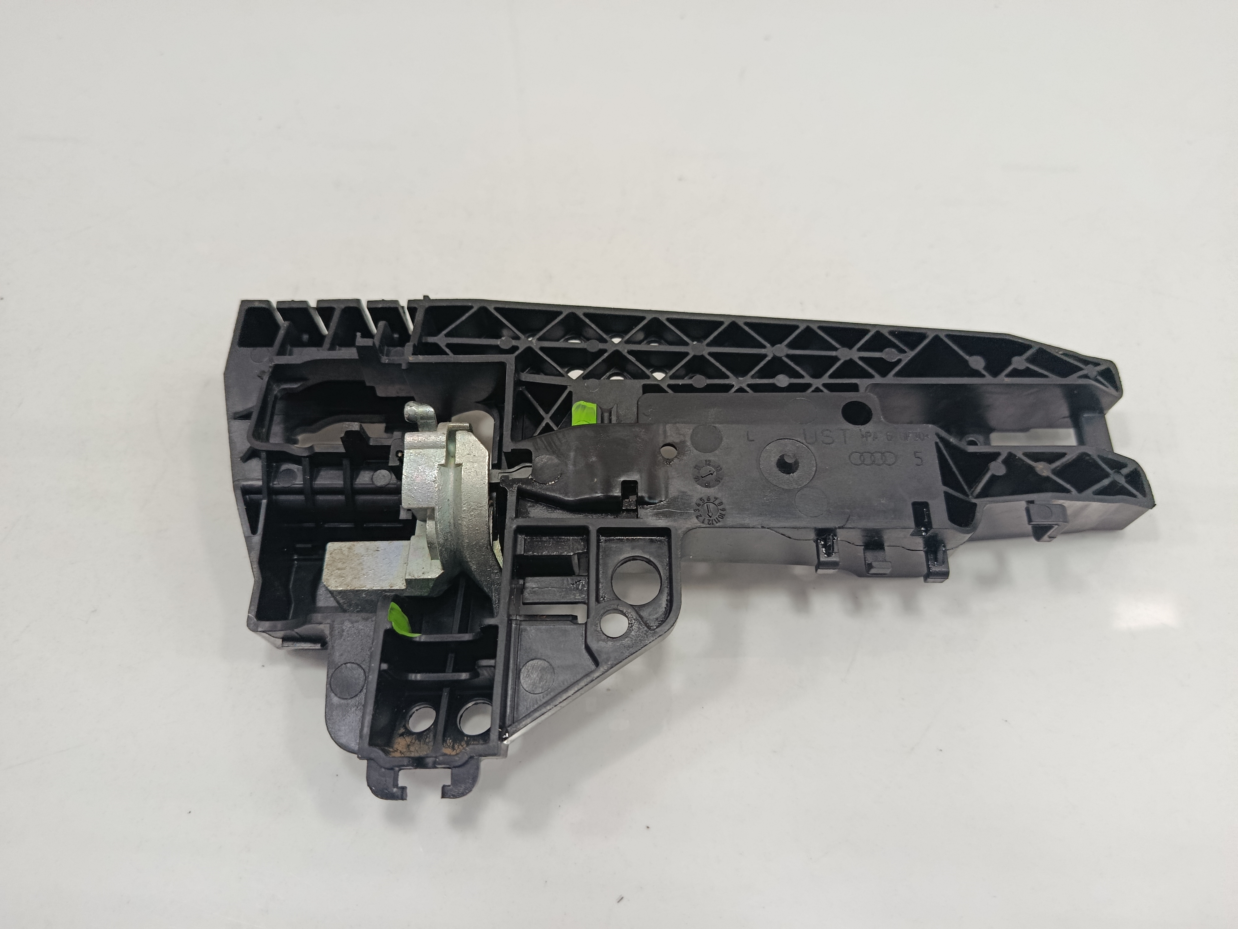 SOPORTE MANETA EXTERIOR PUERTA TRASERA IZQUIERDA AUDI Q3 (8U) 2.0 TDI (103kW) Advance