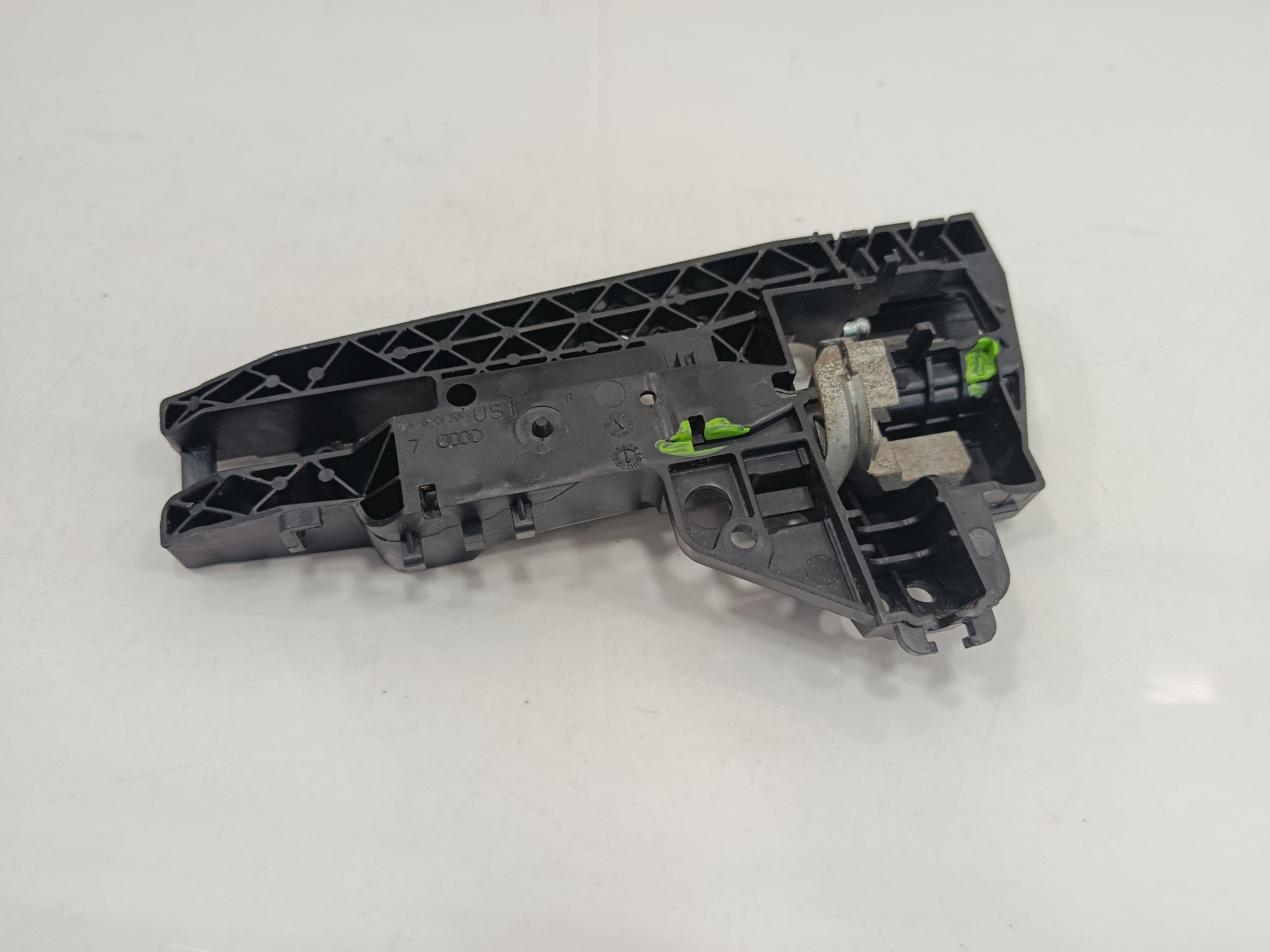 SOPORTE MANETA EXTERIOR DELANTERA DERECHA AUDI Q3 (8U) 2.0 TDI (103kW) Advance