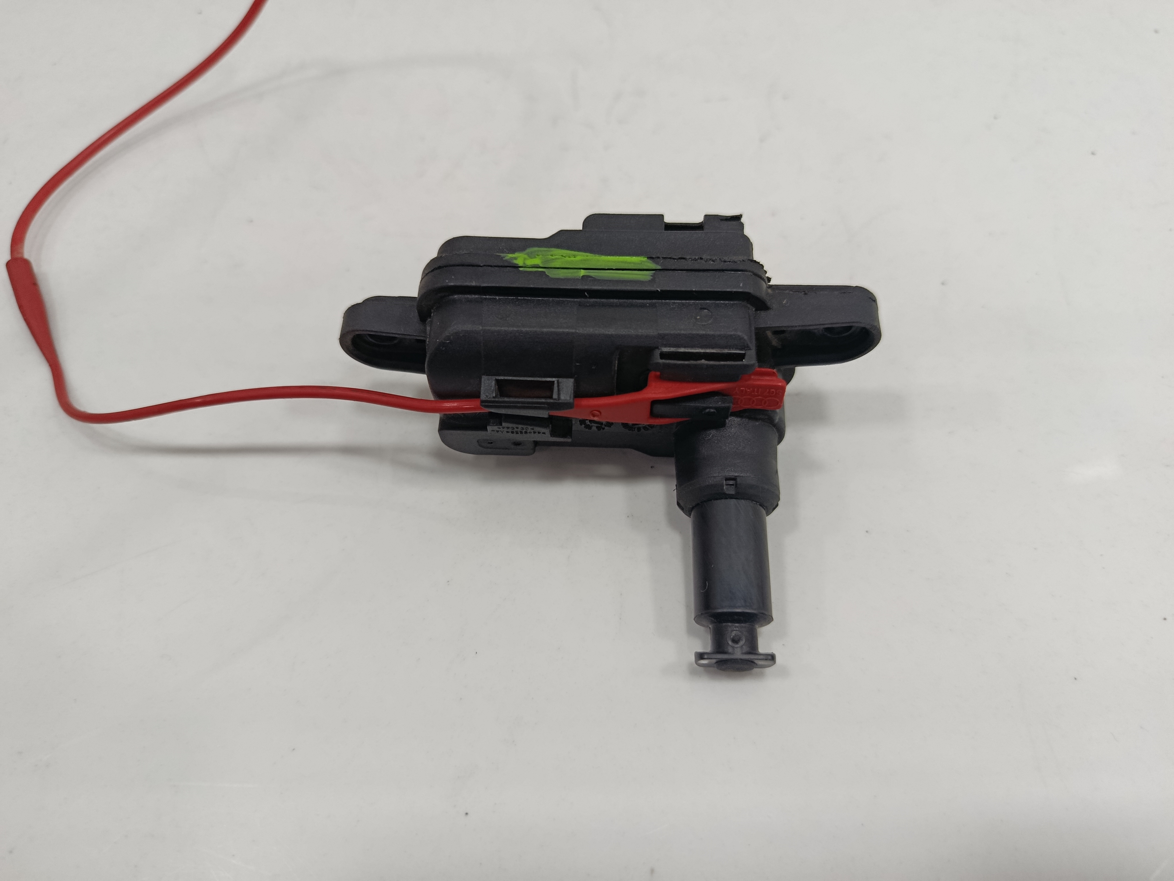 MOTOR CIERRE TAPA COMBUSTIBLE AUDI Q3 (8U) 2.0 TDI (103kW) Advance