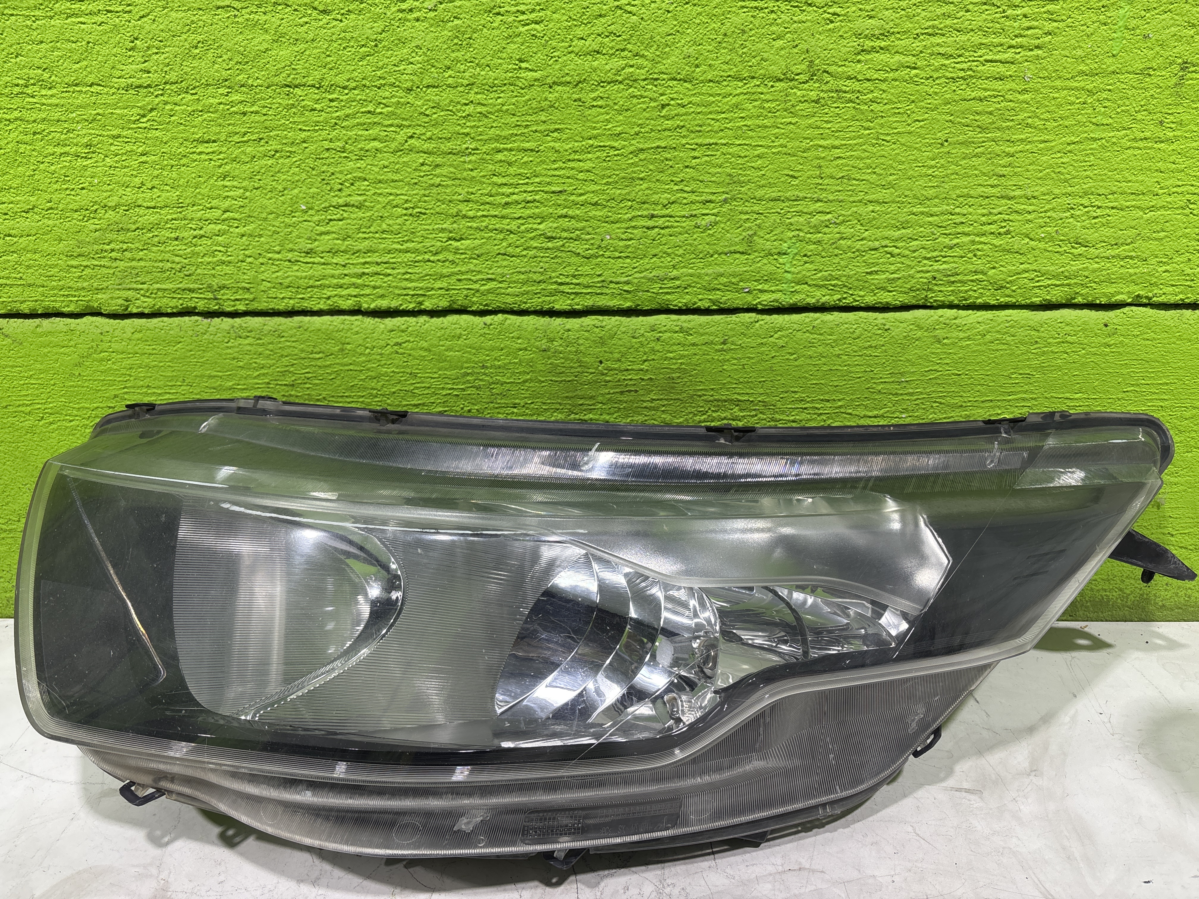 FARO IZQUIERDO IVECO DAILY FURGON *