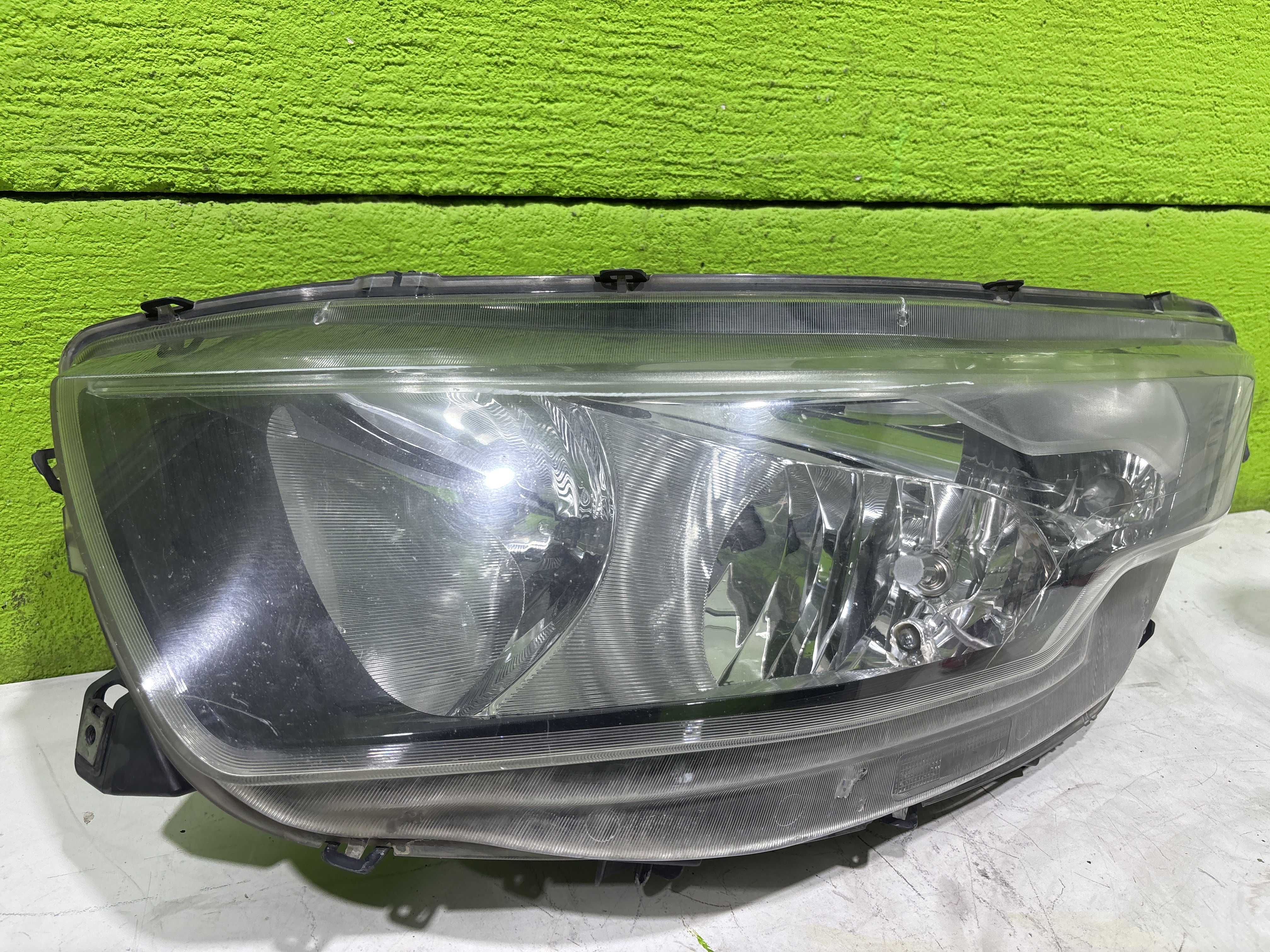 FARO IZQUIERDO IVECO DAILY FURGON *