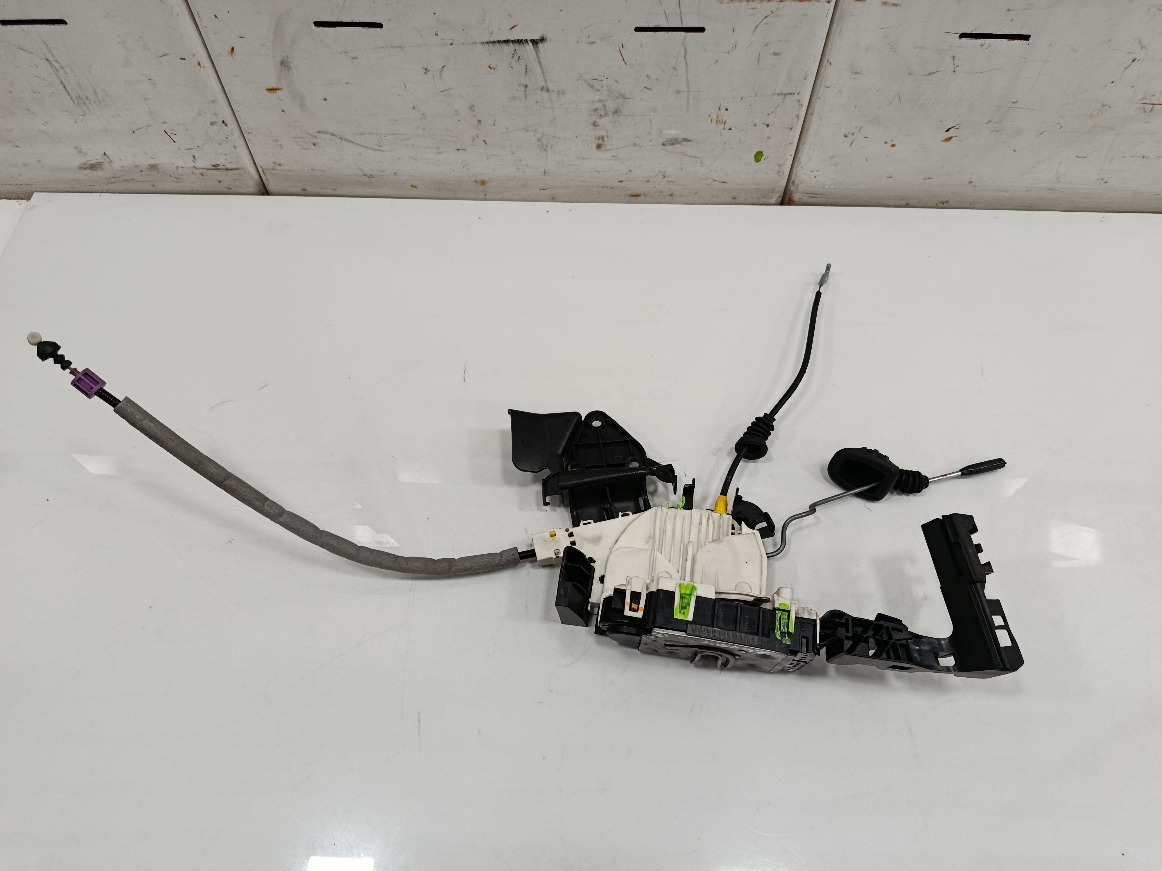 CERRADURA PUERTA DELANTERA IZQUIERDA MERCEDES CLASE C (W204) BERLINA 2.1 CDI CAT