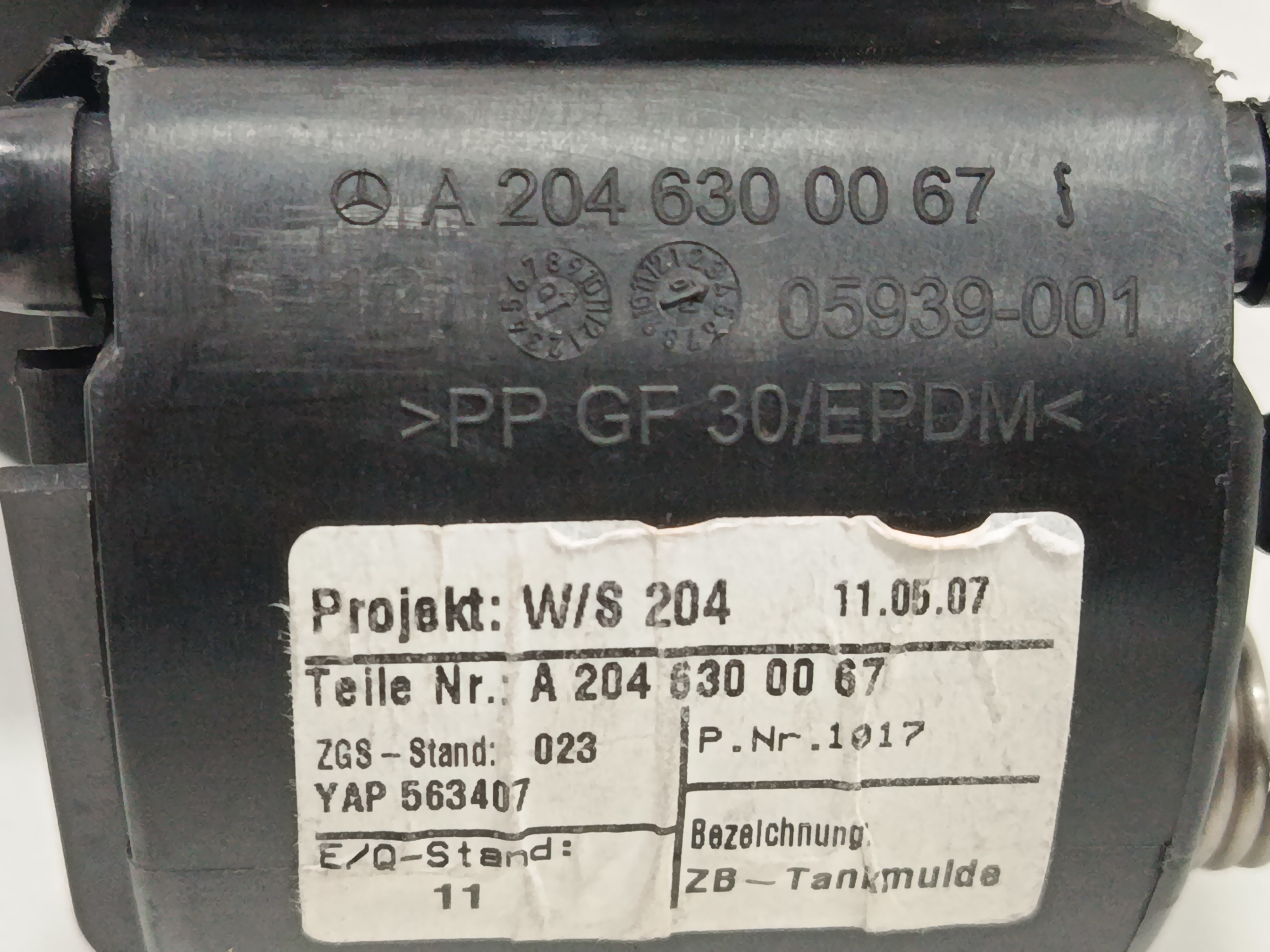 TAPA EXTERIOR COMBUSTIBLE MERCEDES CLASE C (W204) BERLINA 2.1 CDI CAT