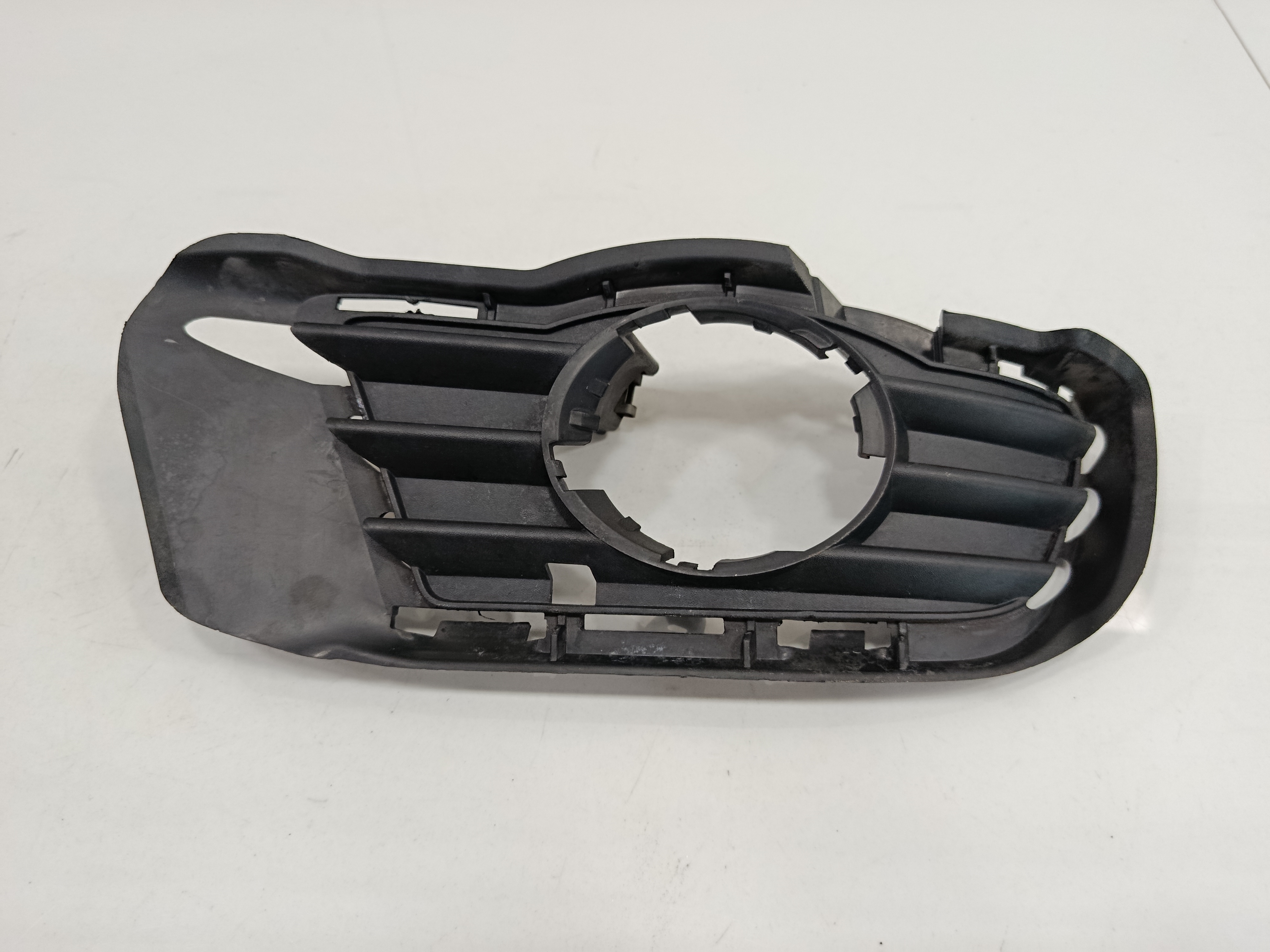 MOLDURA ANTINIEBLA DERECHA MERCEDES CLASE C (W204) BERLINA 2.1 CDI CAT