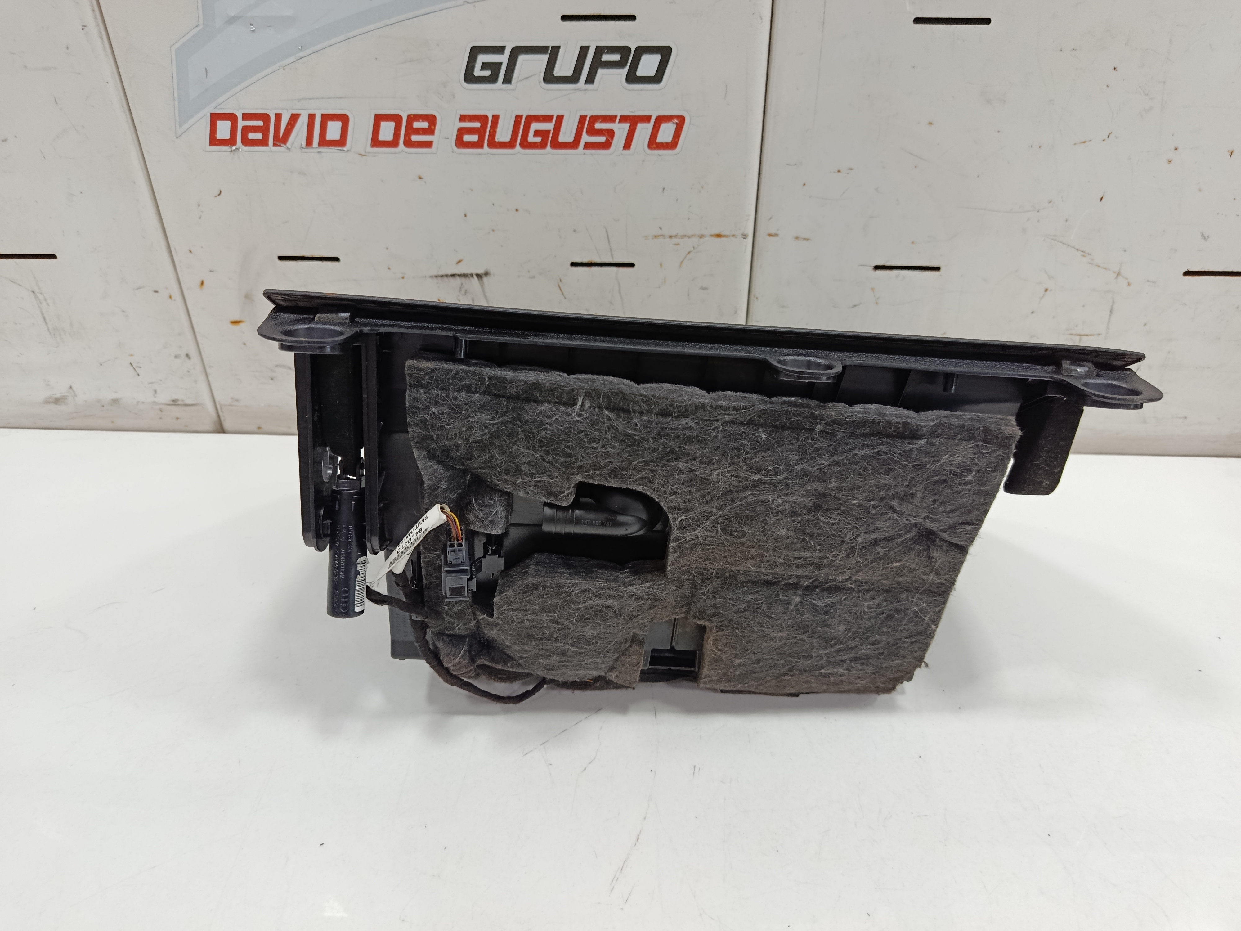 GUANTERA AUDI Q3 (8U) 2.0 TDI (103kW) Advance