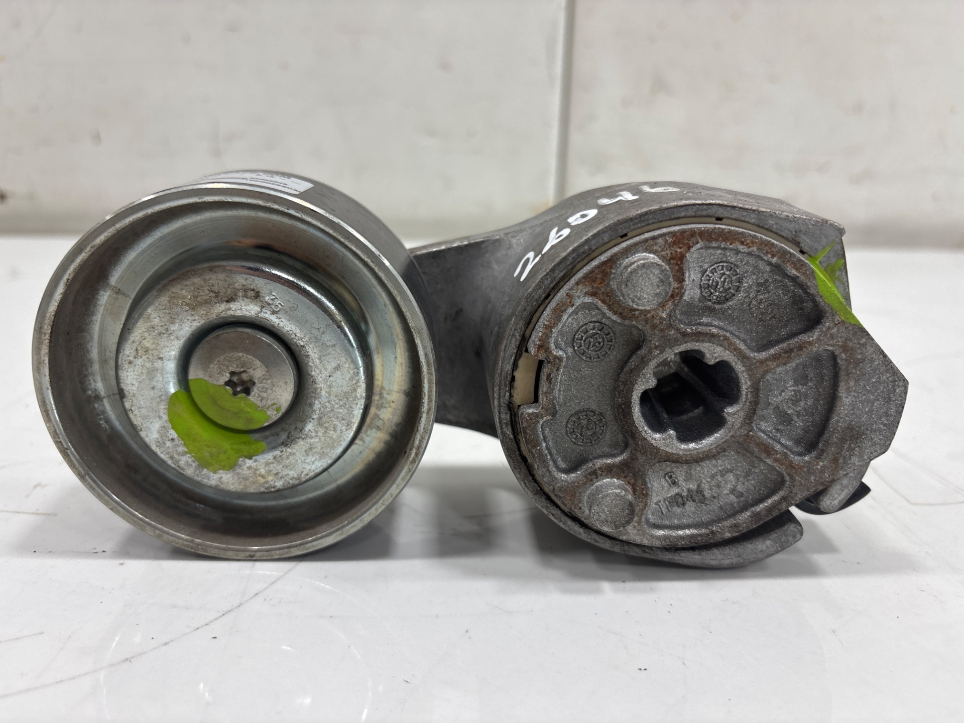 RODILLO TENSOR IVECO EUROCARGO Volquete 120 E 4x2 Cabina doble