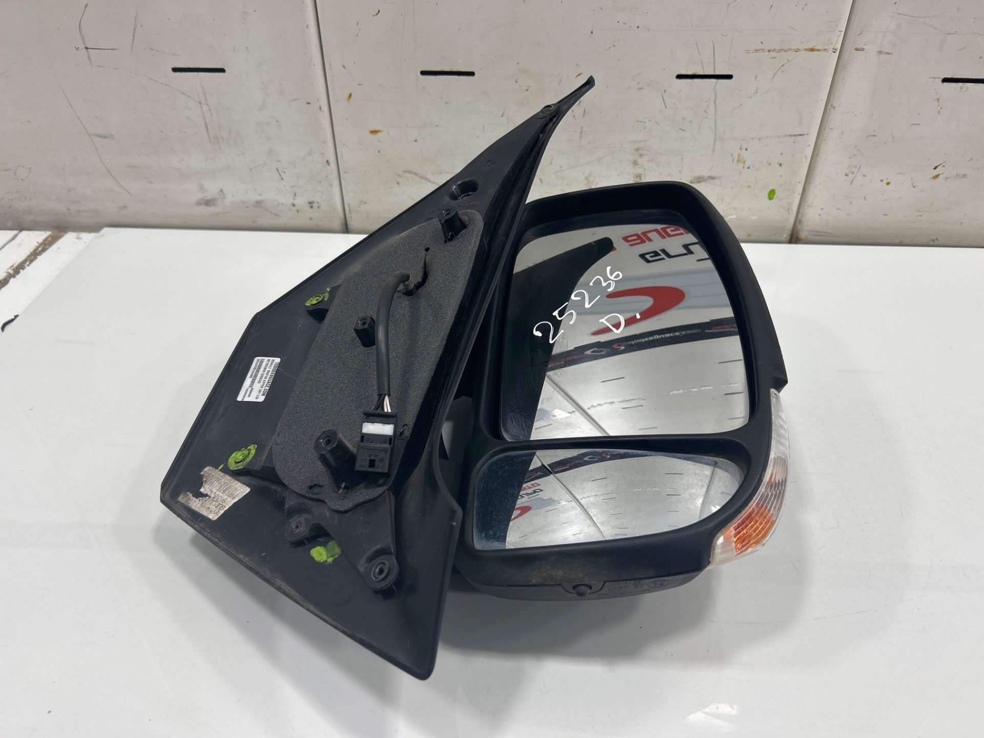 BRAZO LIMPIA SKODA OCTAVIA COMBI (5E5) *