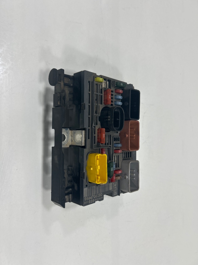 CENTRALITA MOTOR UCE SKODA OCTAVIA COMBI (5E5) *