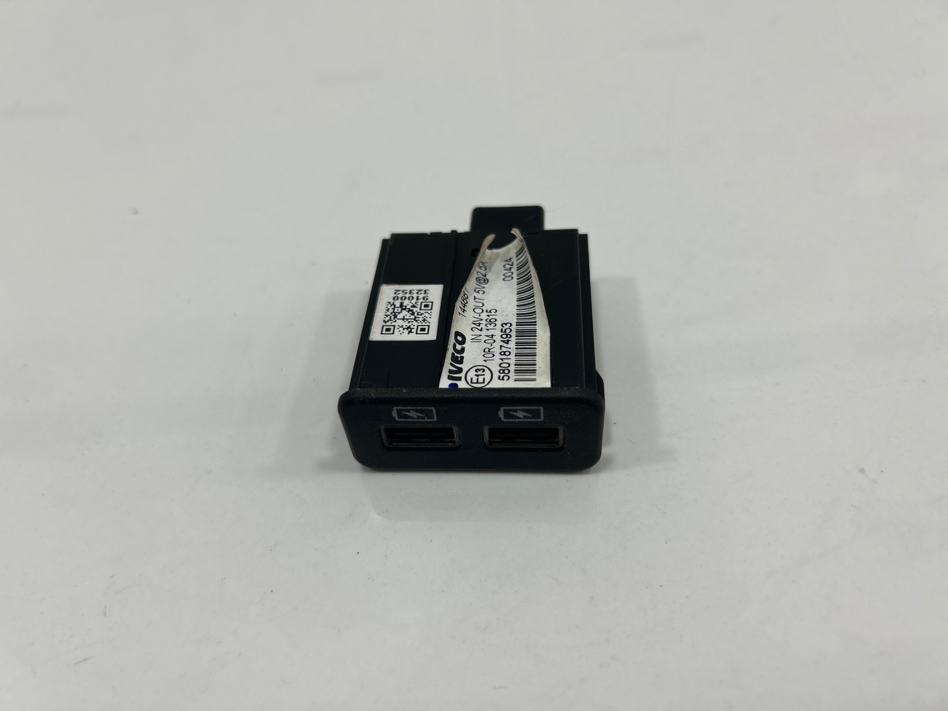 BOMBA ADBLUE IVECO EUROCARGO Volquete 120 E 4x2 Cabina doble