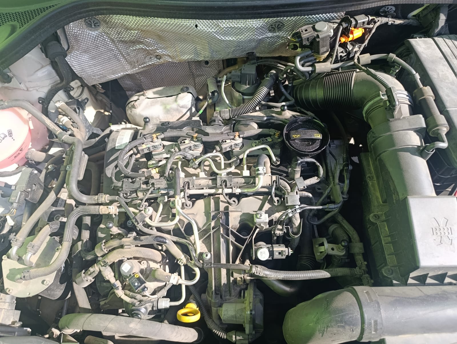 AUDI Q3 (8U) 2.0 TDI (103kW) Advance Motor 2,0 Ltr. - 103 kW TDI