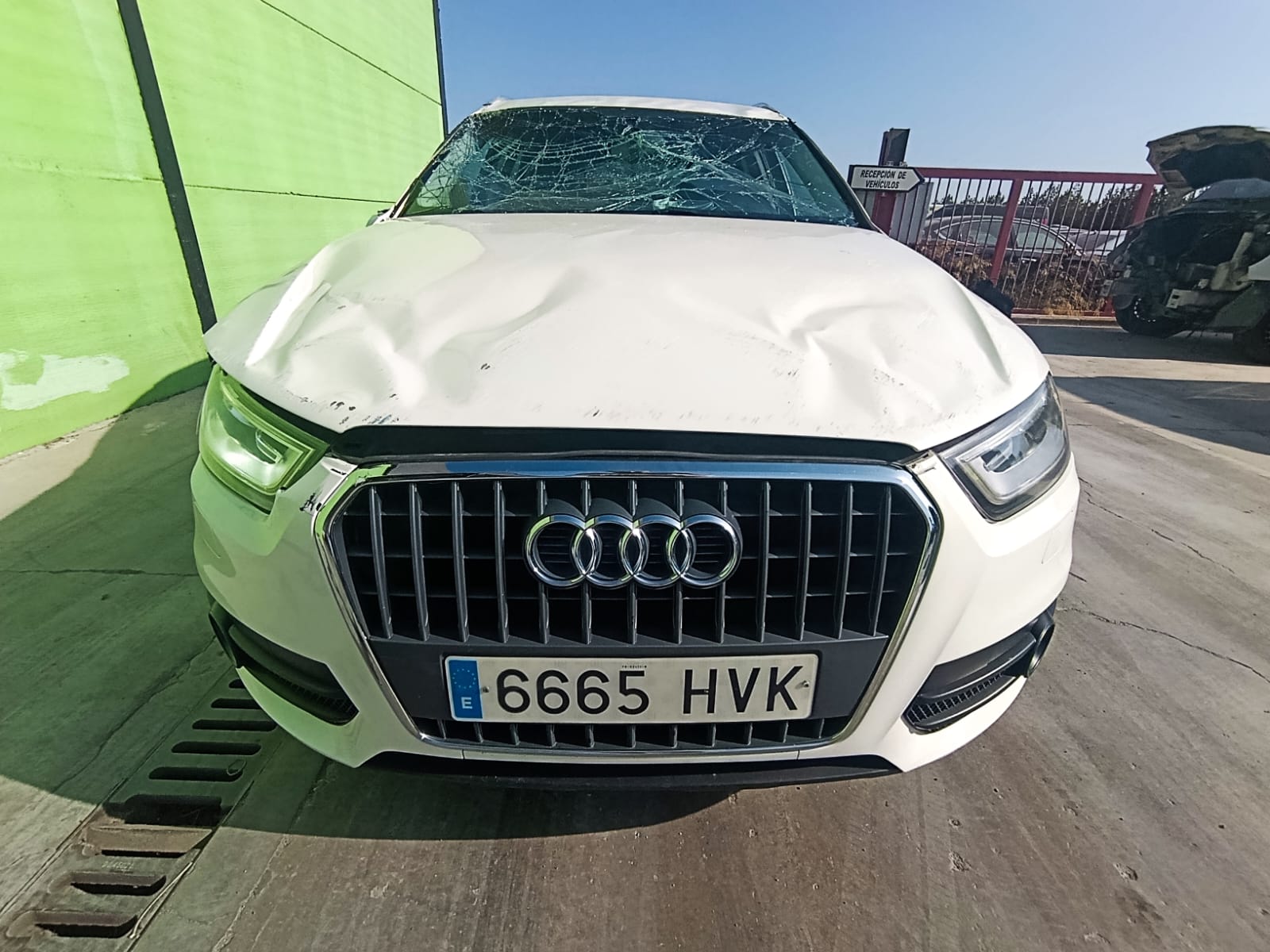 AUDI Q3 (8U) 2.0 TDI (103kW) Advance Motor 2,0 Ltr. - 103 kW TDI